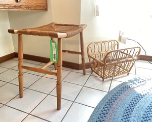 lot E102 image: Furniture