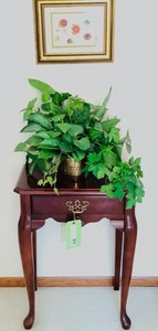 lot A008 image: Cherry Stand
