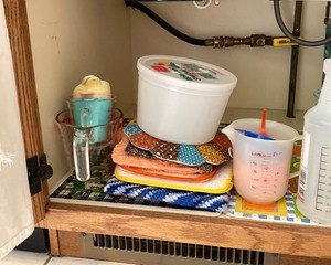 lot E117 image: Everything But the Kitchen Sink