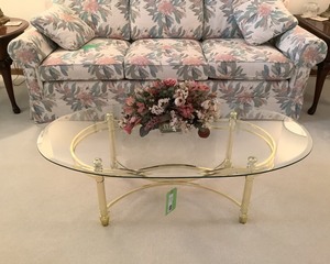 lot B012 image: Coffee Table