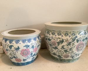 lot H077 image: Ceramic OutdoorIndoor Planters