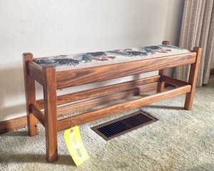 lot M509 image: Padded Shoe Rack