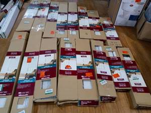 lot 11 image: palette of blinds - mixed condition and sizes - see pictures