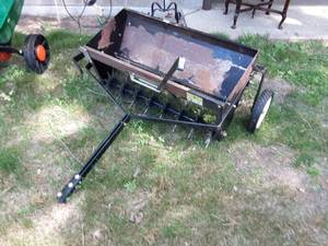 lot 4 image: 30 Pull Behind Aerator & Drop Spreader