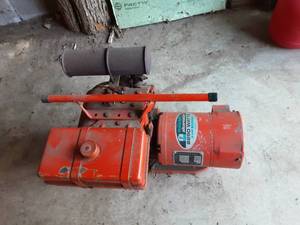 lot 11 image: Penncraft 5 HP 2250 Watt Generator 115240 Volts