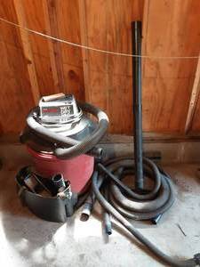 lot 18 image: Craftsman Wet Or Dry 16 Gallon Shop Vacuum With Hose & Attachments