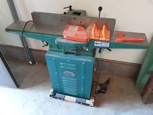lot 32 image: Grizzly 6 Jointer