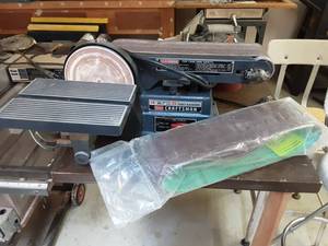 lot 39 image: Craftsman 4 Belt Sander & 6 Disc Sander