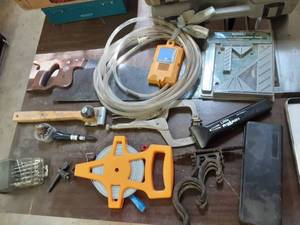lot 59 image: Lot Of Assorted Hand Tools