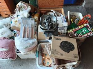 lot 84 image: Large Lot Of Home Goods, Pillows, rugs, Kitchen Wares, Vintage Toy Box & Contents
