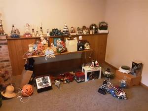 lot 107 image: Contents Of Room Downstairs
