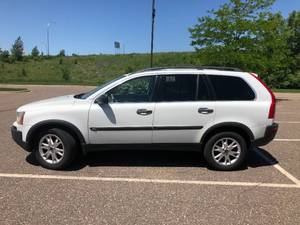 lot 4 image: 2004 Volvo XC90 - AWD