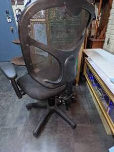 lot 155 image: Office Chair wMultiple Adjustment Settings