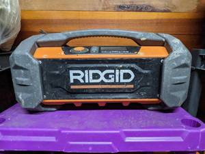 lot 119 image: Rigid 18V Jobsite Radio
