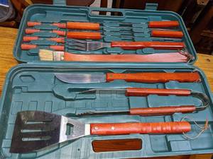 lot 109 image: Mountain Green BBQ Set in Carrying Case