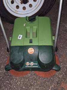 lot 38 image: Hoover Spin Sweep Outdoor Sweeper
