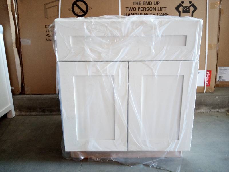 Newport Assembled 30x34.5x24 in. Plywood Shaker Base Kitchen Cabinet 2 rollouts Soft Close in Painted Pacific White