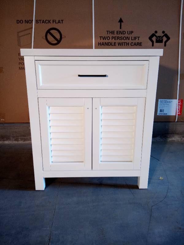 Marksfield 30 in. W x 22 in. D Bath Vanity in White with Cultured Stone Vanity Top in White with White Basin