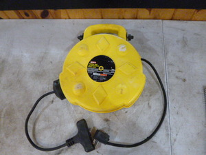 Bayco Triple Tap Retractable Cord Reel