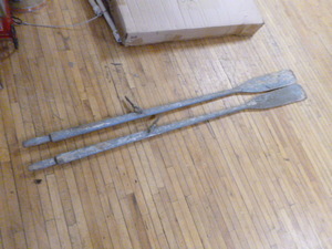 2 Oars