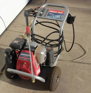 lot 5 image: Pressure Washer With Honda Engine
