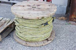 lot 16 image: 500 Ft Twisted Polypropylene 34 Inch Rope
