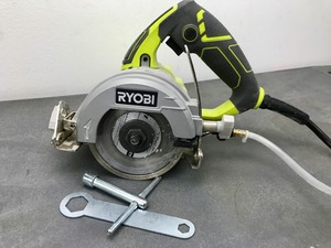 lot 14 image: Ryobi - 4 Handheld Tile Saw