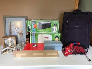 lot 18 image: Treasures Bundle #1