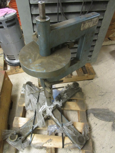 lot 103 image: ALO-TEKNIK AIR COILING REEL, WO DISC, AIR MOTOR
