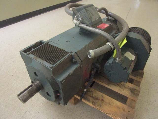 lot 104 image: RELIANCE 25HP MOTOR