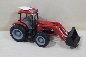 118 Scale ERTL Case Tractor with Loader