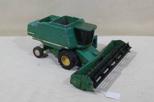 John Deere 9510 Die Cast Combine Tractor
