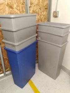 Lot of 7 Heavy Duty Rubbermaid Tall...