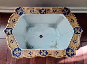 lot 36 image: Vintage Chinese Planter