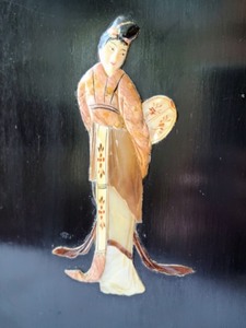 lot 46 image: Pair of Geisha Figurine Decorative Panels
