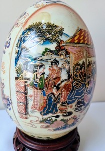lot 49 image: Lovely Asian Inspired Decorative Egg Figurine on Stand