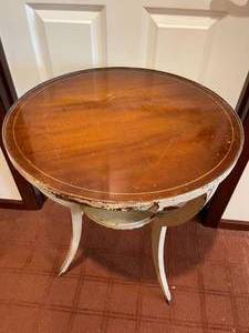 lot 191 image: Vintage Wooden Table