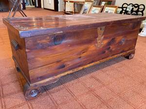 lot 205 image: Vintage Forest Park Line Cedar Chest With Copper Accents