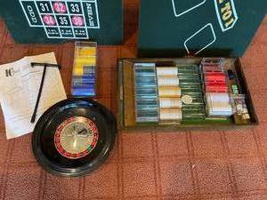 lot 253 image: International Concepts Game Table