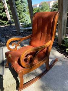 lot 258 image: Vintage Rocking Chair