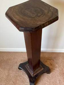 lot 274 image: Vintage Wooden Pedestal Plant Stand