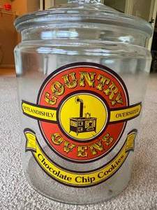 lot 285 image: Large Country Ovens Glass cookie Jar With Cover