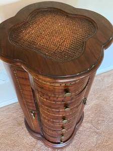 lot 295 image: 6 Drawer Wooden Storage Piece