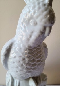 lot 72 image: Adorable Ceramic Parrot Figurine