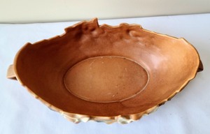 lot 81 image: Roseville Pottery Bowl