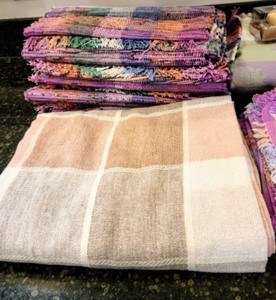 lot 225 image: Holiday Linens