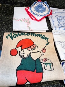 lot 226 image: Vintage Linens