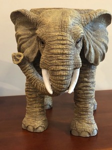 lot 118 image: Vase Stand and an Elephant Display Table