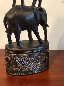 lot 124 image: 2 Carved Wooden Jungle Figures