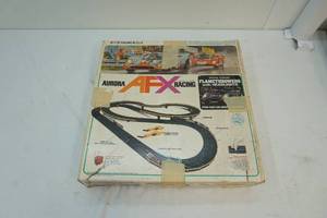 Toy race track